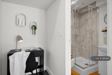 En-Suite Room 2