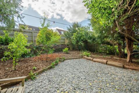 Rear garden pic 2.jpg