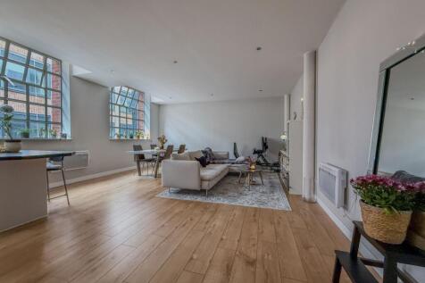 Open Plan Kitchen/Living Area