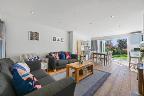 Family Room.jpg