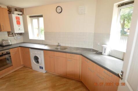 Rolls Crescent, Hulme, Manchester photo 4