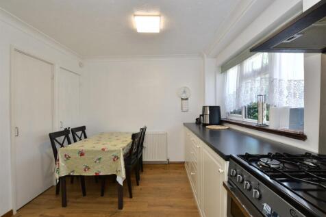 Kitchen/ Dining Room