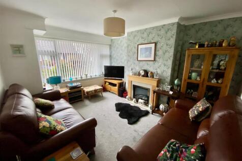 Bramleys Estate Agents - Fountain Drive - Robertto