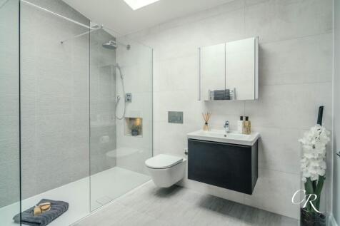 En-suite To Bedroom 1