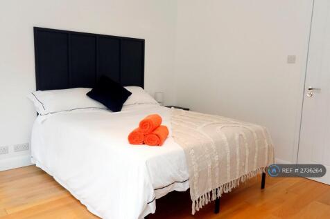 Bedroom With Garden Access