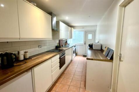 Ainsdale Gardens, Birmingham photo 4