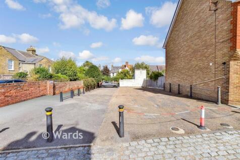 Driveway/Parking