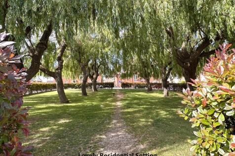 Lovely Residential Setting 828