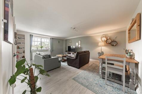 Living Room (1)
