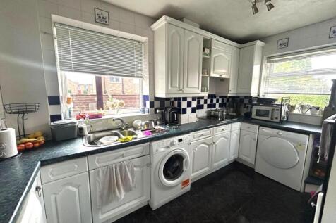 Louvaine Close, Manchester photo 4