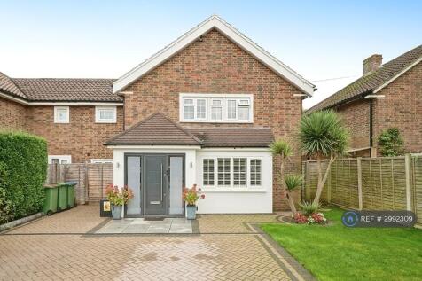 The Roundway, Claygate, Esher, KT10 photo 3