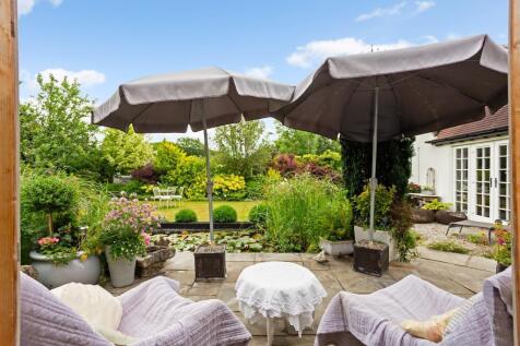 A SUMMERHOUSE VIEW.j