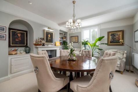 1440px-Elm Farm H...