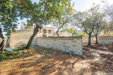 NEWLY BUILT MODERN VILLA IN UNIQUE LOCATION OF SELVA 