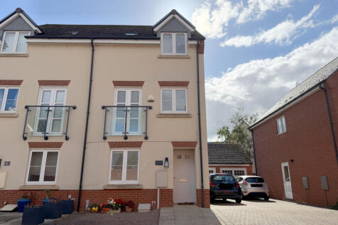 3 Bedroom Semi Detached House For Rent