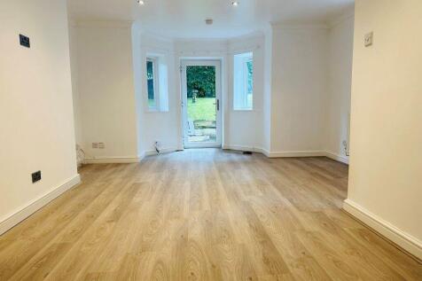 Upton Mount, Prestbury Road, Macclesfield photo 5