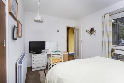 Bramleys Estate Agents - Pinfold Lane - Fixby (15)