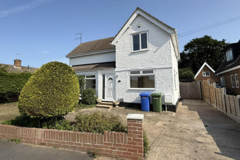 BEAUTIFUL THREE or FOUR BEDROOM DETACHED HOUSE FO
