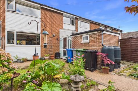 EweMove - York Road Sale - Rear Garden