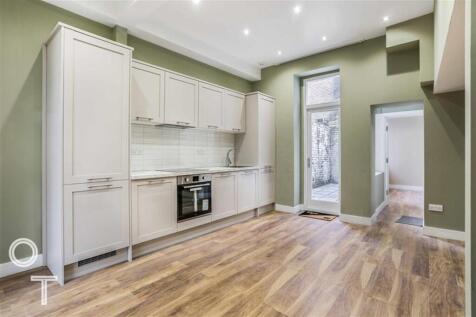 Kitchen/Reception (M