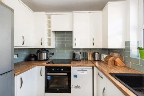 16A Uridge Rd, TN10 3EA 008.jpg
