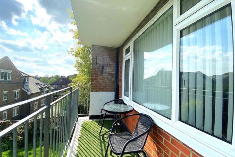 10 Brampton Ct - Balcony2.jpg