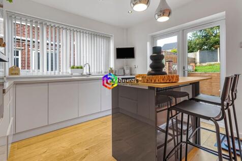 Kitchen / Breakfast Room