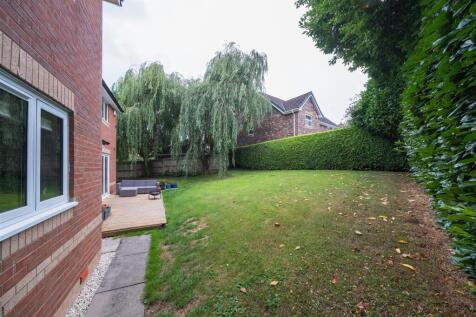 17 Woodham Close-046.jpg