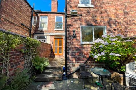 Rear Garden (2)