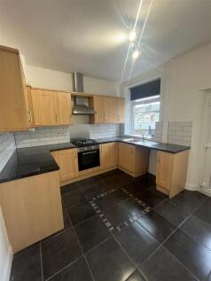 Huddersfield Road, Stalybridge photo 3