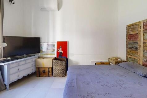 Santa-Bedroom 3