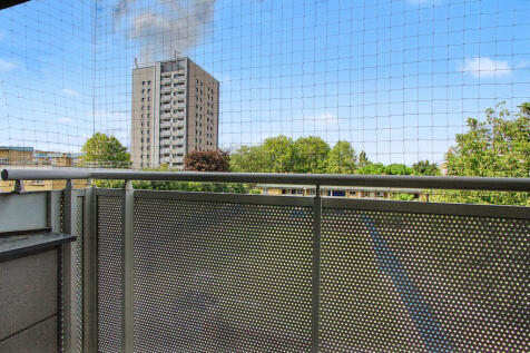 9 Hazlewood Towers, Golborne Gardens, North Kensington, London W10 5DT