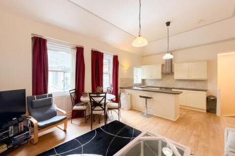 Living Room/Kitchen