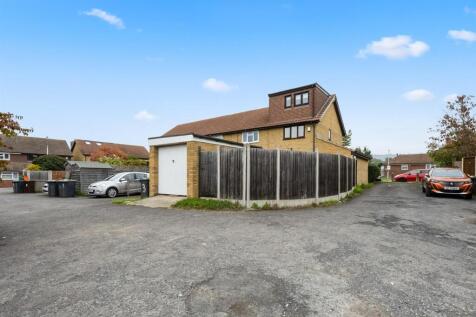 Rear of property, garage.jpg