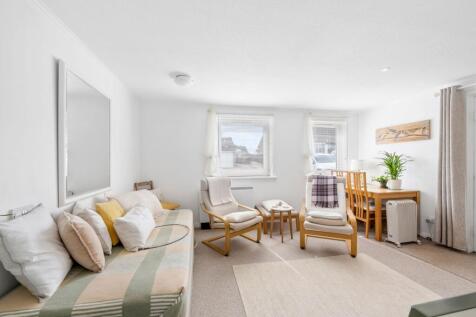 Lounge/Bedroom