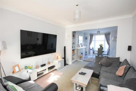 lounge 1.JPG