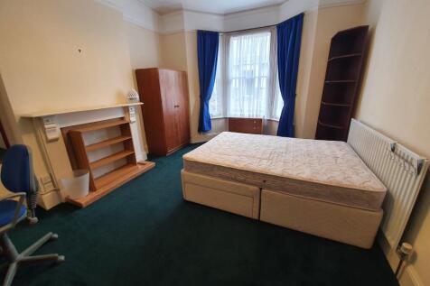 24 Charlotte Street, Leamington Spa photo 5