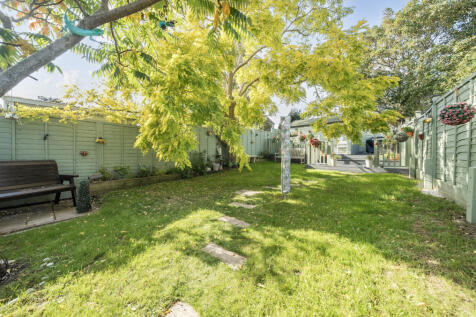 1364739-7-68e8279...