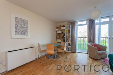 Living Room (2)