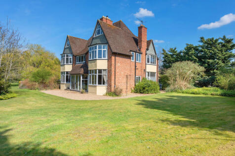 Abbots Court ph02
