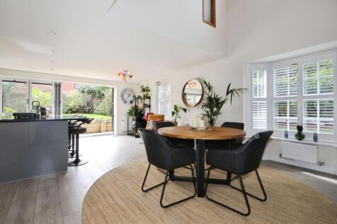OPEN PLAN LIVING KITCHNE DINING