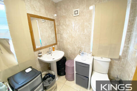 102a Portswood Rd...