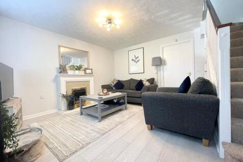 Lloyd Close, Cheltenham, GL51 photo 4