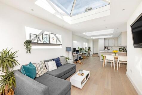 1, 428 Durnsford Road Hi-7.jpg