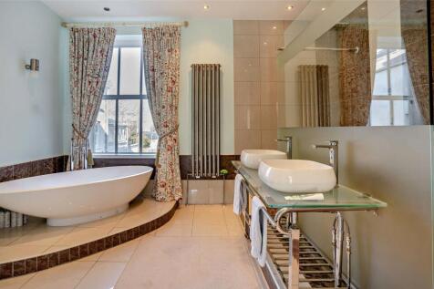 En Suite Bathroom