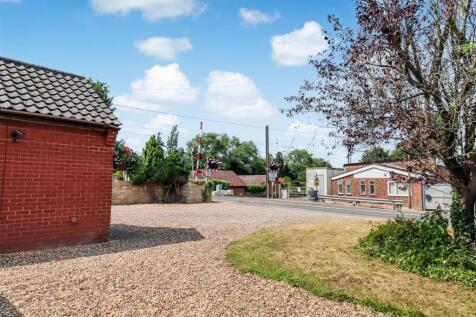 frontage view to road