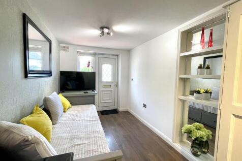 Oakhill Close, Ashtead, KT21 photo 4