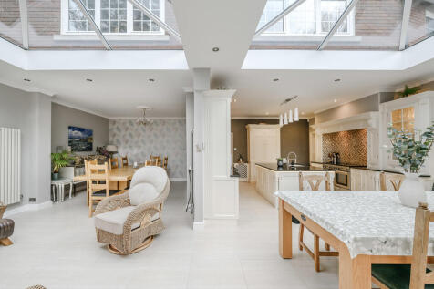 Open Plan Family ...