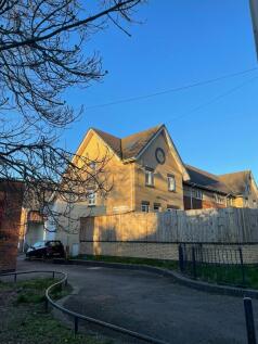 5 Bedroom End Terraced House on Martindale Street