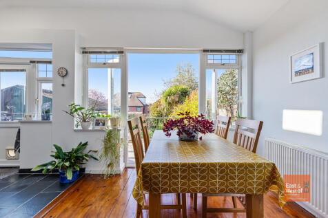 A10 - 20 Bagshot ...